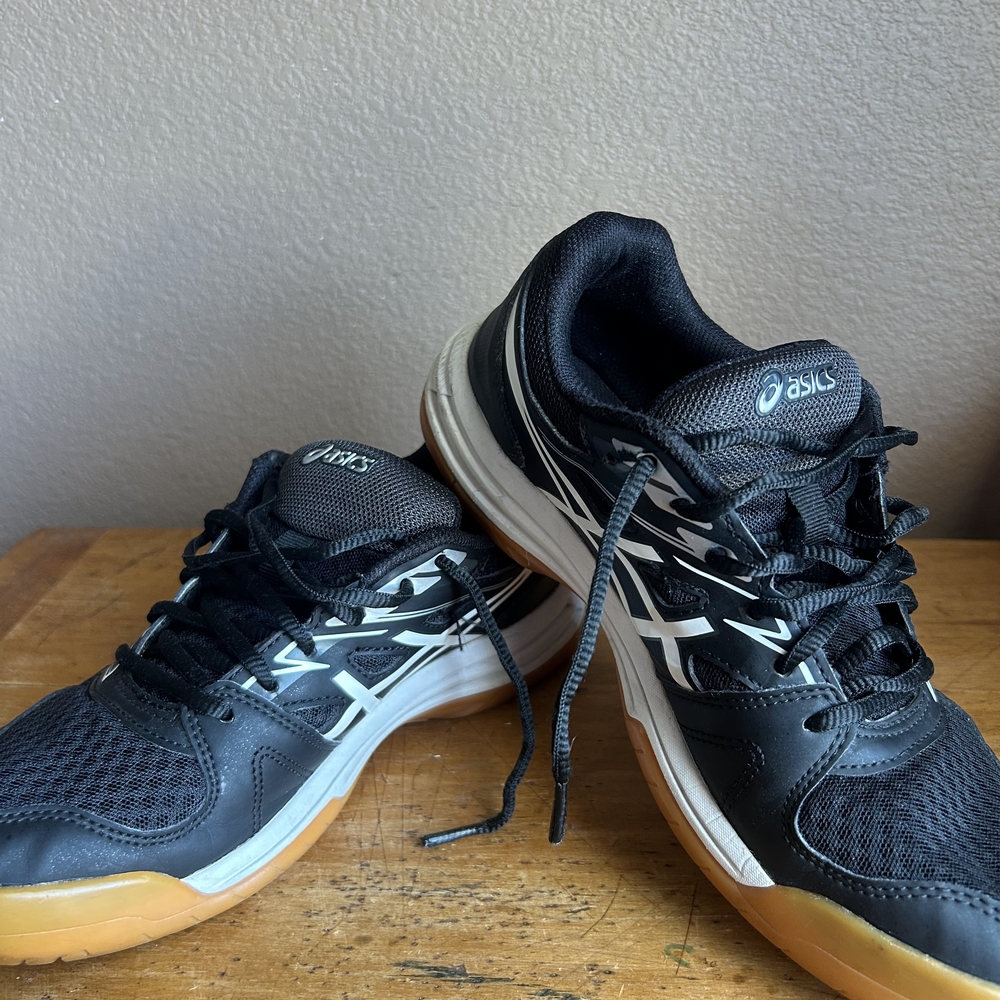 ASICS Upcourt 4 Volleyball Shoes | Women’s Size 8 | Gum Sole